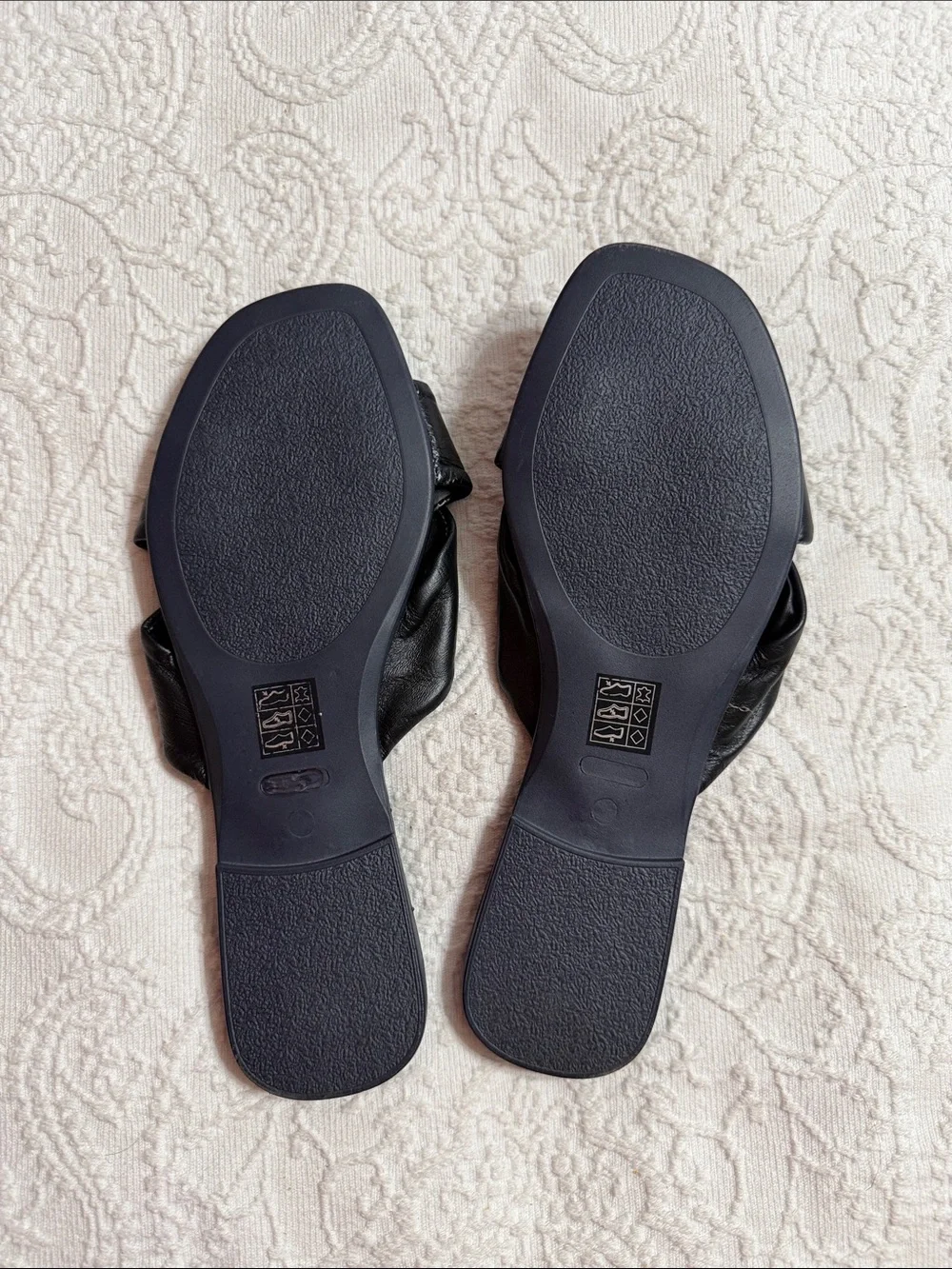 Enjoiya Black Leather Slide Mules Size 9/41